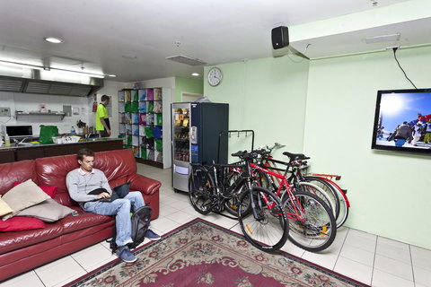 790 On George Backpackers - Pet Food Australia 28