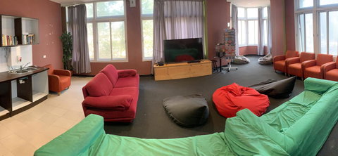 790 On George Backpackers - Pet Food Australia 26