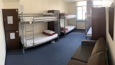 790 On George Backpackers - Pet Food Australia 15