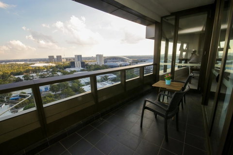 Olympic Park Sunshine 2 Bedrooms Apts With Private Parking - Food Delivery Shop 6