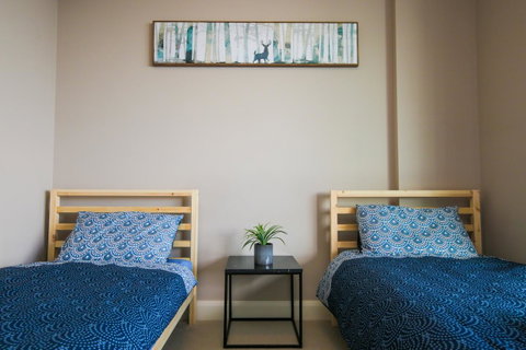Olympic Park Sunshine 2 Bedrooms Apts With Private Parking - Food Delivery Shop 19
