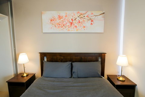 Olympic Park Sunshine 2 Bedrooms Apts With Private Parking - Food Delivery Shop 4
