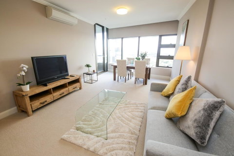 Olympic Park Sunshine 2 Bedrooms Apts With Private Parking - Food Delivery Shop 13