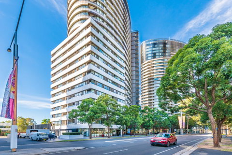 Olympic Park Sunshine 2 Bedrooms Apts With Private Parking - Food Delivery Shop 31