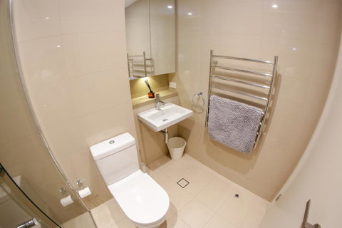 Olympic Park Sunshine 2 Bedrooms Apts With Private Parking - Food Delivery Shop 17