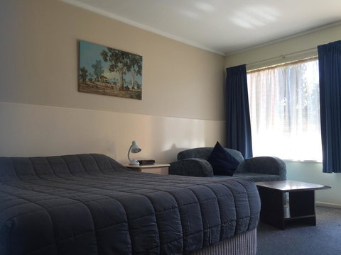 Deniliquin Motel - Food Delivery Shop 7