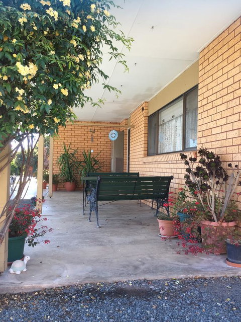 Deniliquin Motel - Food Delivery Shop 3