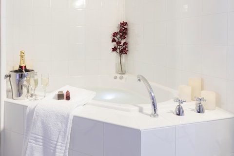 Sydney Harbour Marriott Hotel At Circular Quay - Pet Food Australia 33