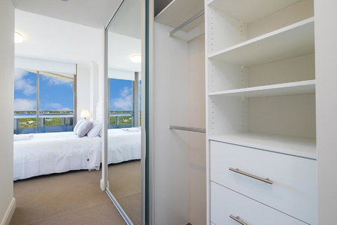 Australian Tower Stay - Food Delivery Shop 7