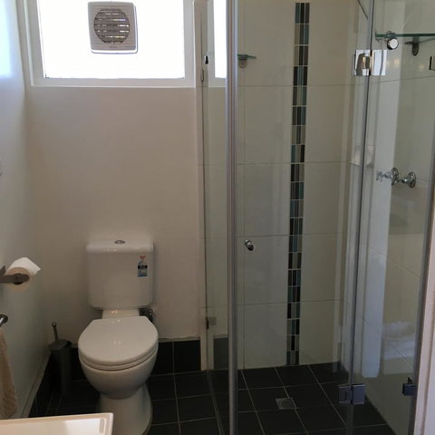 Sky Rider Motor Inn - Food Delivery Shop 13