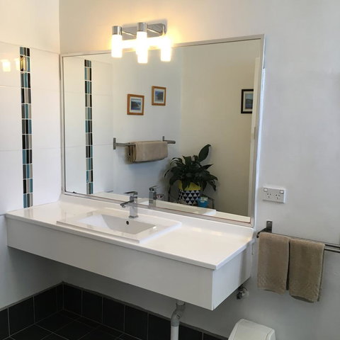 Sky Rider Motor Inn - Food Delivery Shop 19