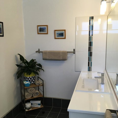 Sky Rider Motor Inn - Food Delivery Shop 12