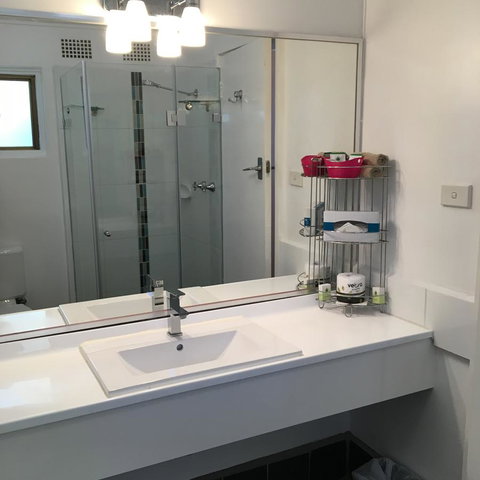 Sky Rider Motor Inn - Food Delivery Shop 44