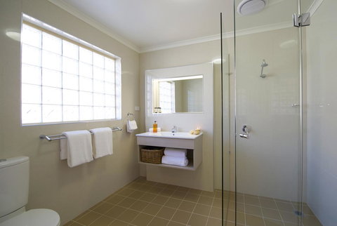 Marty's @ Little Beach - Pet Food Australia 1