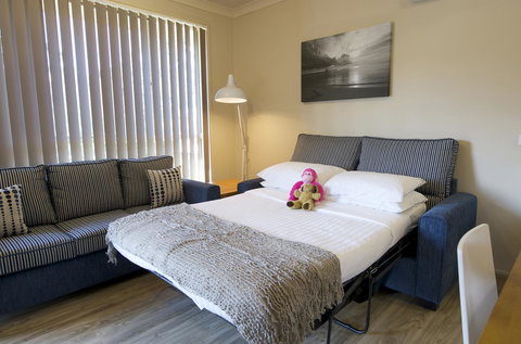 Marty's @ Little Beach - Pet Food Australia 16