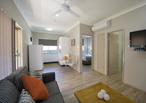 Marty's @ Little Beach - Pet Food Australia 17