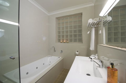 Marty's @ Little Beach - Pet Food Australia 19