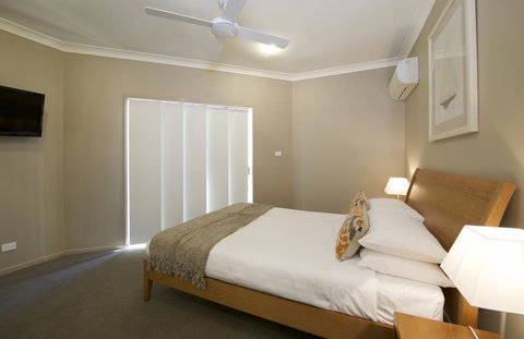 Marty's @ Little Beach - Pet Food Australia 8