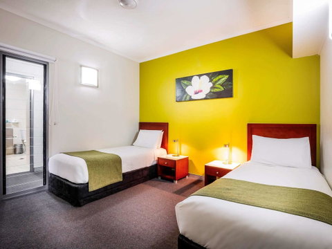 Novotel Darwin Airport - Food Delivery Shop 28
