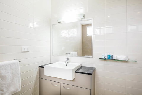 Novotel Darwin Airport - Food Delivery Shop 16