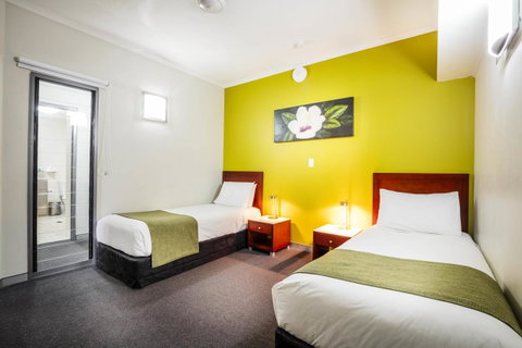 Novotel Darwin Airport - Food Delivery Shop 18