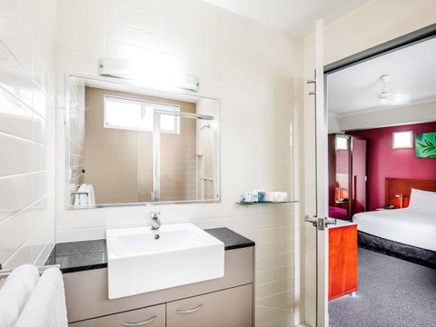 Novotel Darwin Airport - Food Delivery Shop 29
