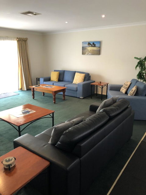 Beaches Serviced Apartments - Food Delivery Shop 7