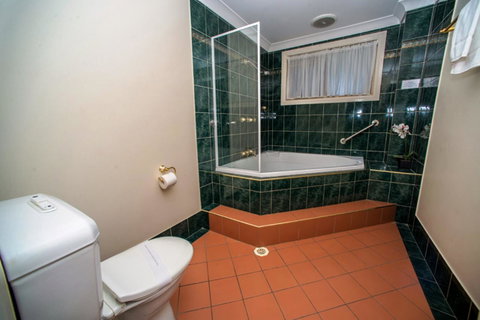 Beaches Serviced Apartments - Food Delivery Shop 33