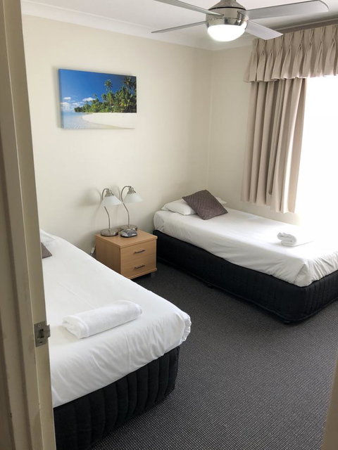 Beaches Serviced Apartments - Food Delivery Shop 13
