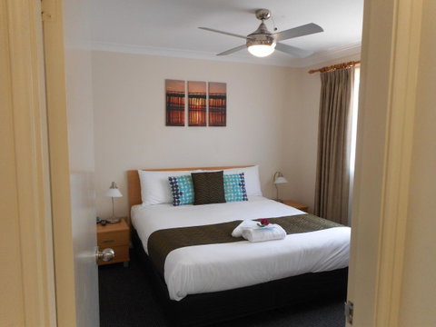 Beaches Serviced Apartments - Food Delivery Shop 28