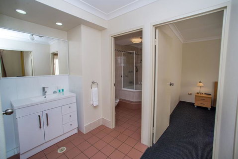 Beaches Serviced Apartments - Food Delivery Shop 18