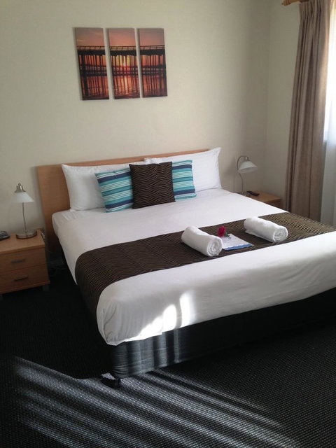 Beaches Serviced Apartments - Food Delivery Shop 40