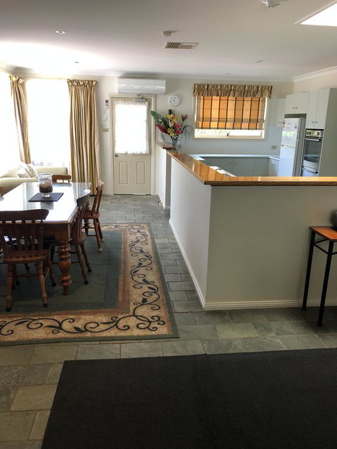 Beaches Serviced Apartments - Food Delivery Shop 5