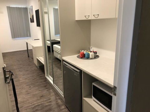 Winnellie Hotel Motel - Food Delivery Shop 8