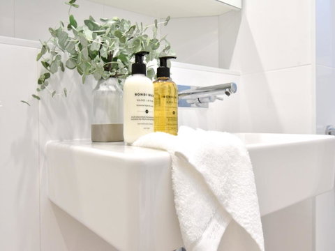 BONDI BEACH PAD-hosted By:L'Abode Accommodation - Food Delivery Shop 2