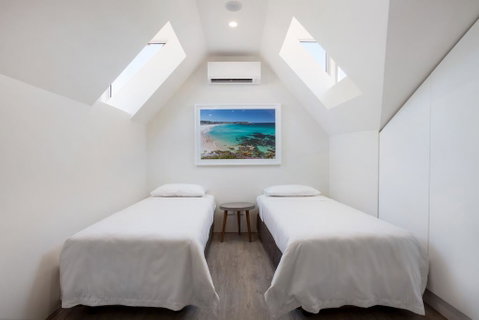 Bondi Beach Studio Suite 2 - Food Delivery Shop 1