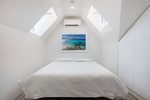 Bondi Beach Studio Suite 2 - Food Delivery Shop 0