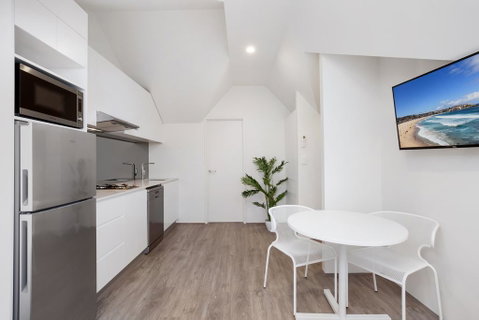 Bondi Beach Studio Suite 2 - Food Delivery Shop 2