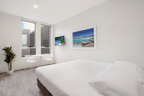 Bondi Beach Studios Suite 1 - Food Delivery Shop 2