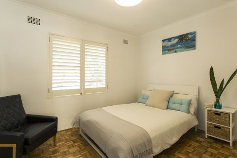 Bondi Beachside Apartment - Food Delivery Shop 2