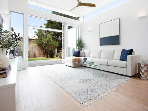 BONDI BLUE-hosted By:L'Abode Accommodation - Food Delivery Shop 1