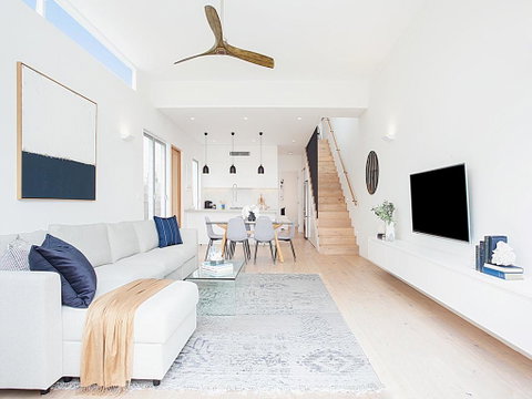 BONDI BLUE-hosted By:L'Abode Accommodation - Food Delivery Shop 2