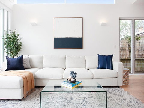 BONDI BLUE-hosted By:L'Abode Accommodation - Food Delivery Shop 3