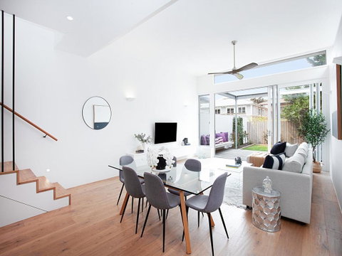 BONDI BLUE-hosted By:L'Abode Accommodation - Food Delivery Shop 0