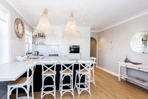 BONDI BREEZE-hosted By:L'Abode Accommodation - Food Delivery Shop 3