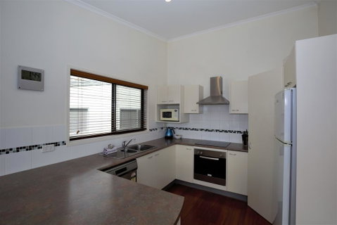 Boronia 2/30 Nettin Circuit - Food Delivery Shop 3