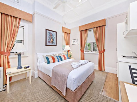 Boronia Lodge - Food Delivery Shop 2