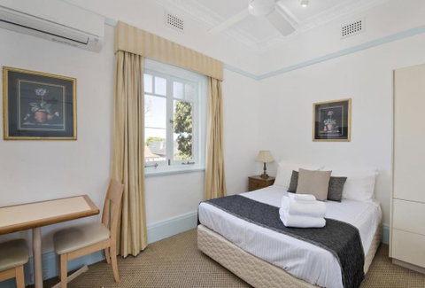Boronia Lodge - Food Delivery Shop 3