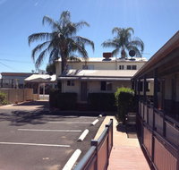 Bottle Tree Gardens Motel - Food Delivery Shop