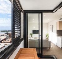 Boutique Apartment In Highly Sought After Arena - Food Delivery Shop